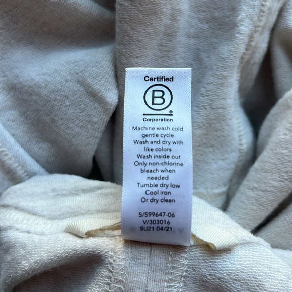 Athleta wrap in sand color - Picture 6 of 6